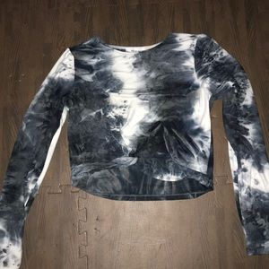 Twisted long sleeve crop top